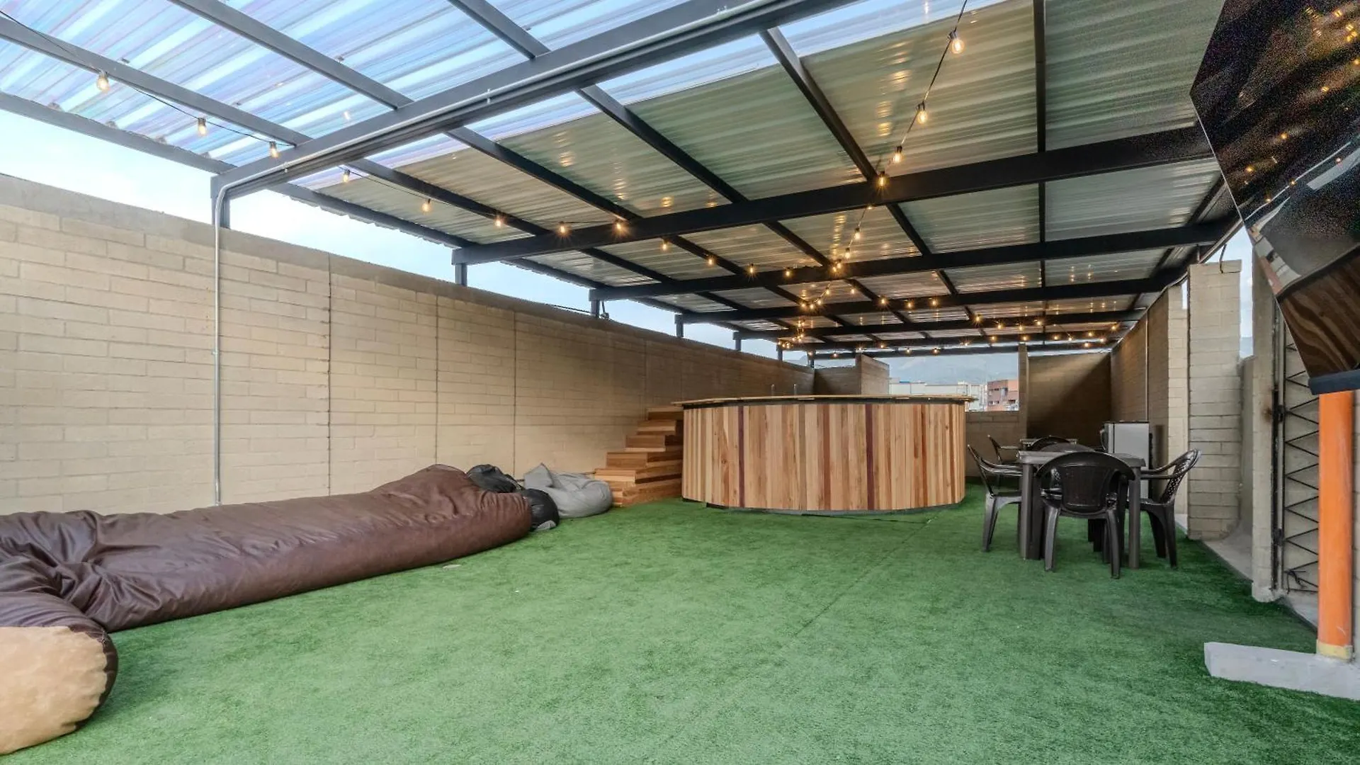 Apartamento En Laureles Con Piscina, Parqueadero 302 Medellín 0*,