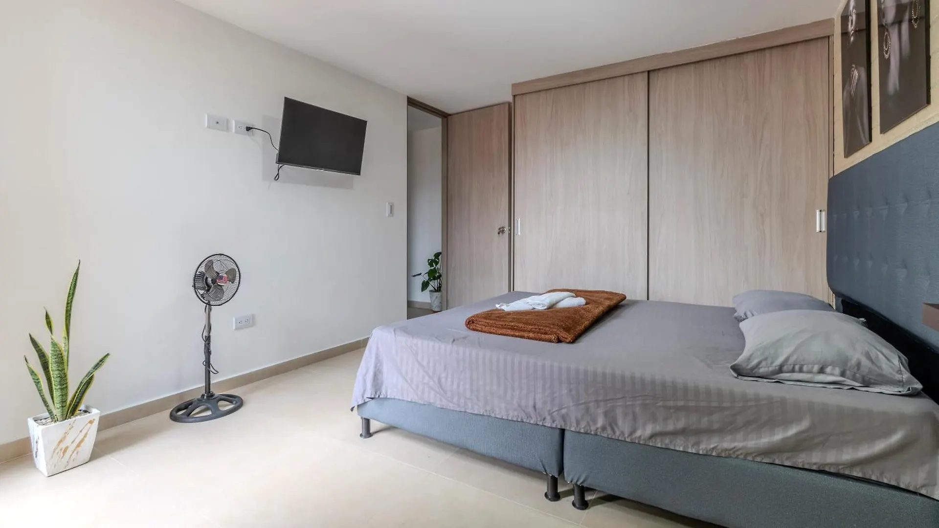 Apartamento En Laureles Con Piscina, Parqueadero 302 Medellín Appartement
