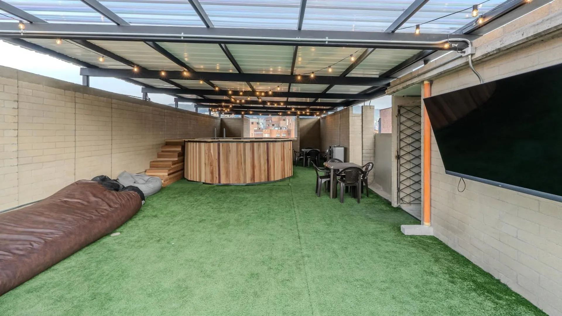 Apartamento En Laureles Con Piscina, Parqueadero 302 Medellin Apartment