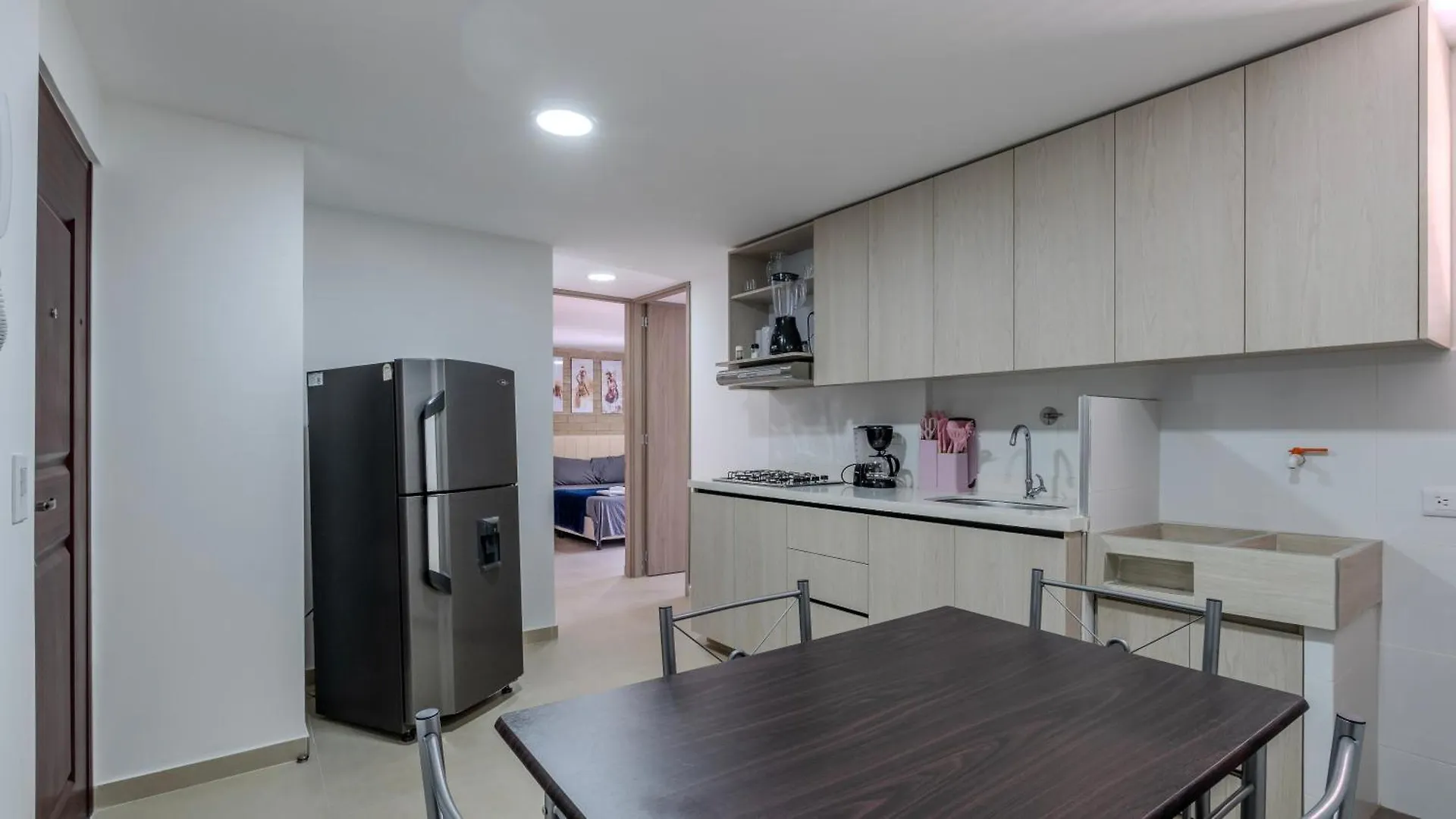 Apartamento En Laureles Con Piscina, Parqueadero 302 location